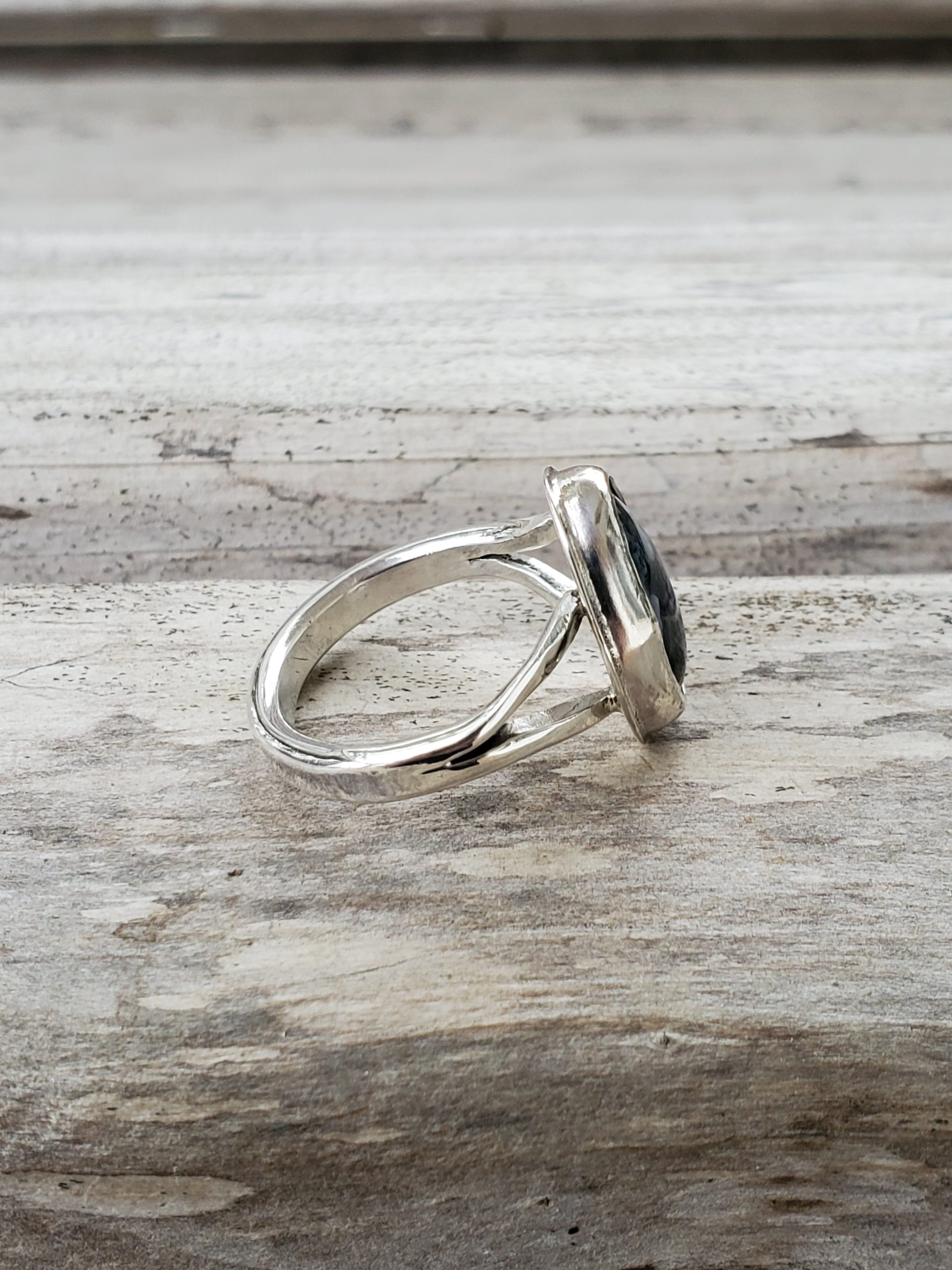 Oval Blue and Gold Agate Cabochon Sterling Silver Split Ring shown at the side view